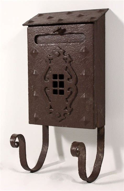 Tudor House Mailbox 